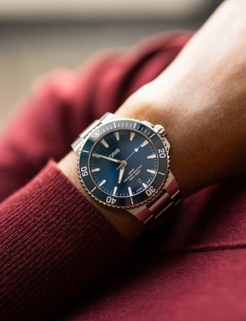 Oris Aquis Date 41,5mm blå