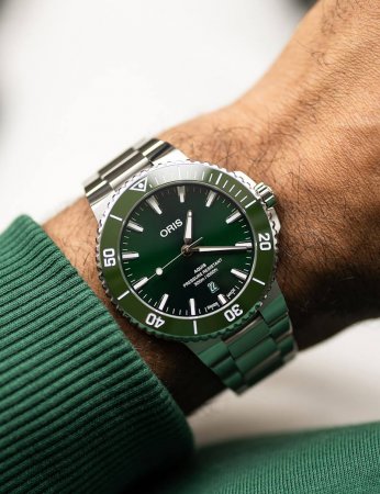 Oris Aquis Date 43,5mm Grön