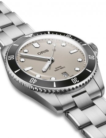 Oris Divers 65, 39mm, beige