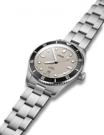 Oris Divers 65, 39mm, beige