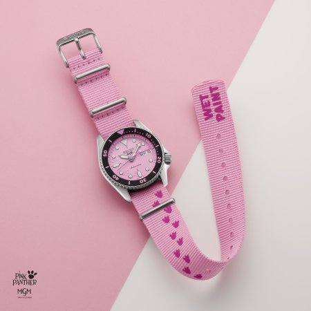 Seiko 5 Sport Pink Panter limited edition